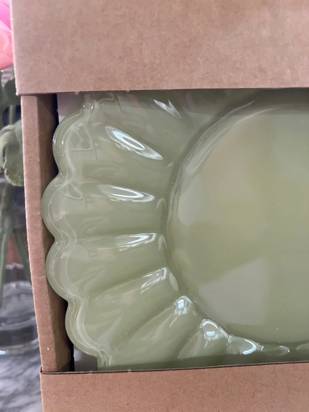 ✨NEW🌸Target Bullseye Playground 2026 Green Flower Shaped Glass Plates🍽️
